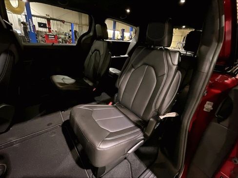 New 2026 Chrysler Pacifica Select FWD image 10