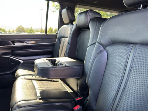 Used 2022 Jeep Wagoneer Series II image 9