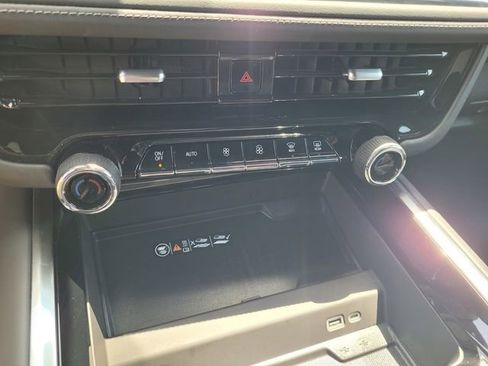 Used 2025 Chevrolet Tahoe LT AWD/4WD image 21