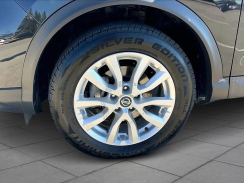 Used 2020 Nissan Rogue Sport SV FWD image 11