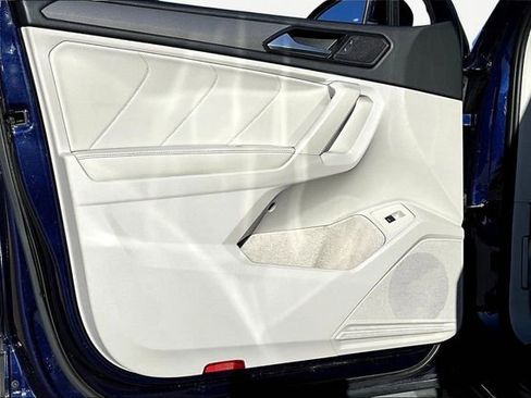 Used 2022 Volkswagen Tiguan SE image 18