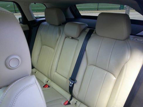 Used 2018 Land Rover Range Rover Evoque SE Premium image 48