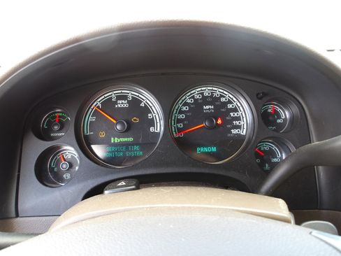 Used 2010 Chevrolet Tahoe 4WD image 18