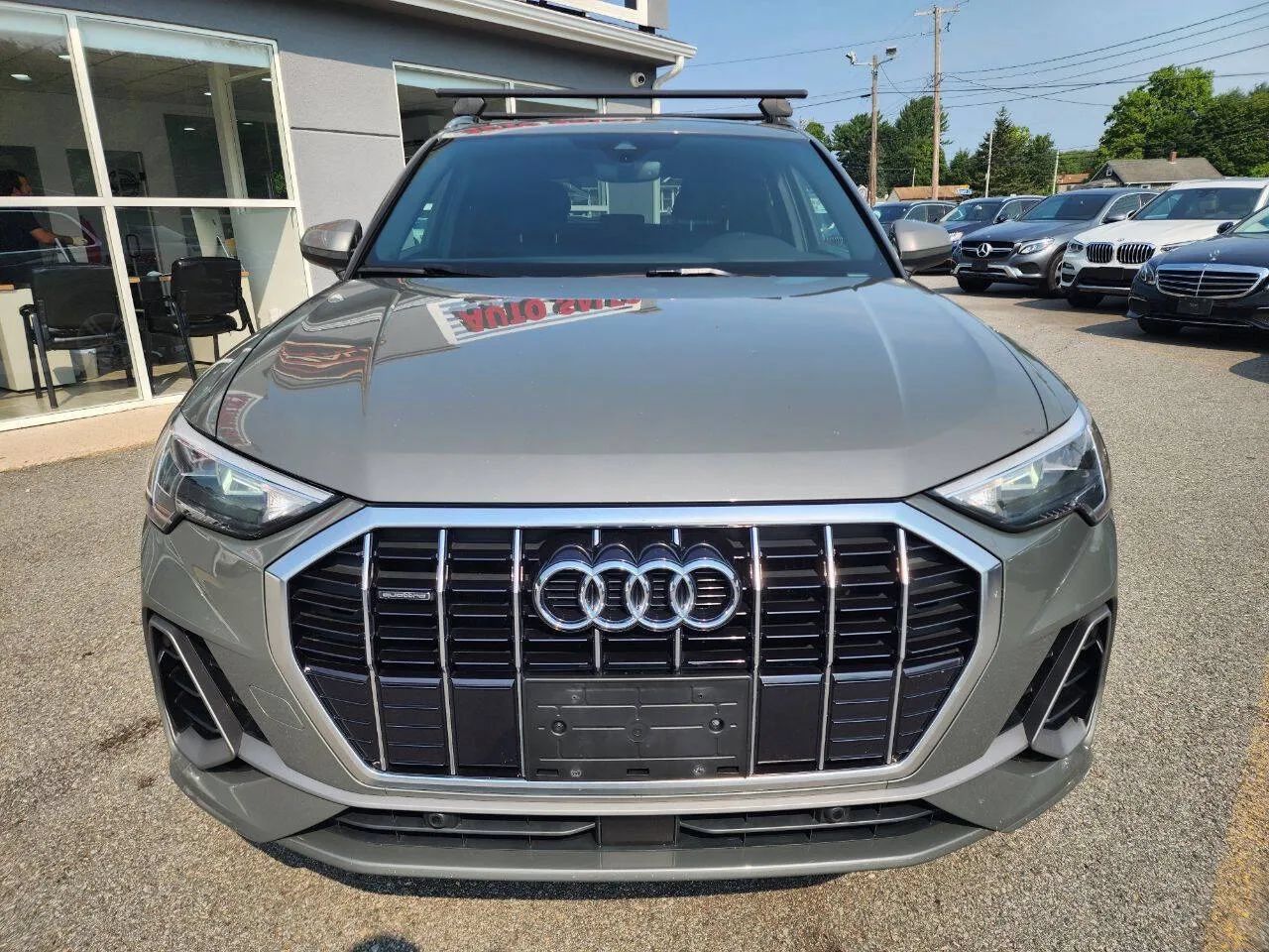 Used 2021 Audi Q3 2.0T Premium w/ Convenience Package AWD/4WD image 2
