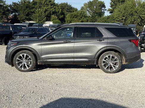 Used 2025 Ford Explorer Platinum w/ Ultimate Package AWD/4WD image 3