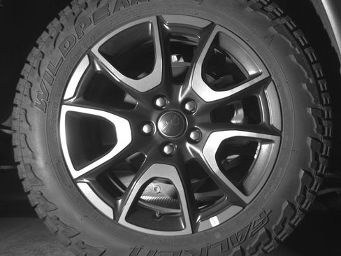 Used 2025 Jeep Compass Trailhawk AWD/4WD image 15