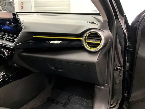 Used 2025 Chevrolet Trax ACTIV w/ Sunroof Package FWD image 19
