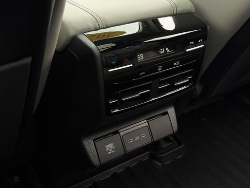 Used 2025 Acura MDX SH-AWD w/ Technology Package image 25