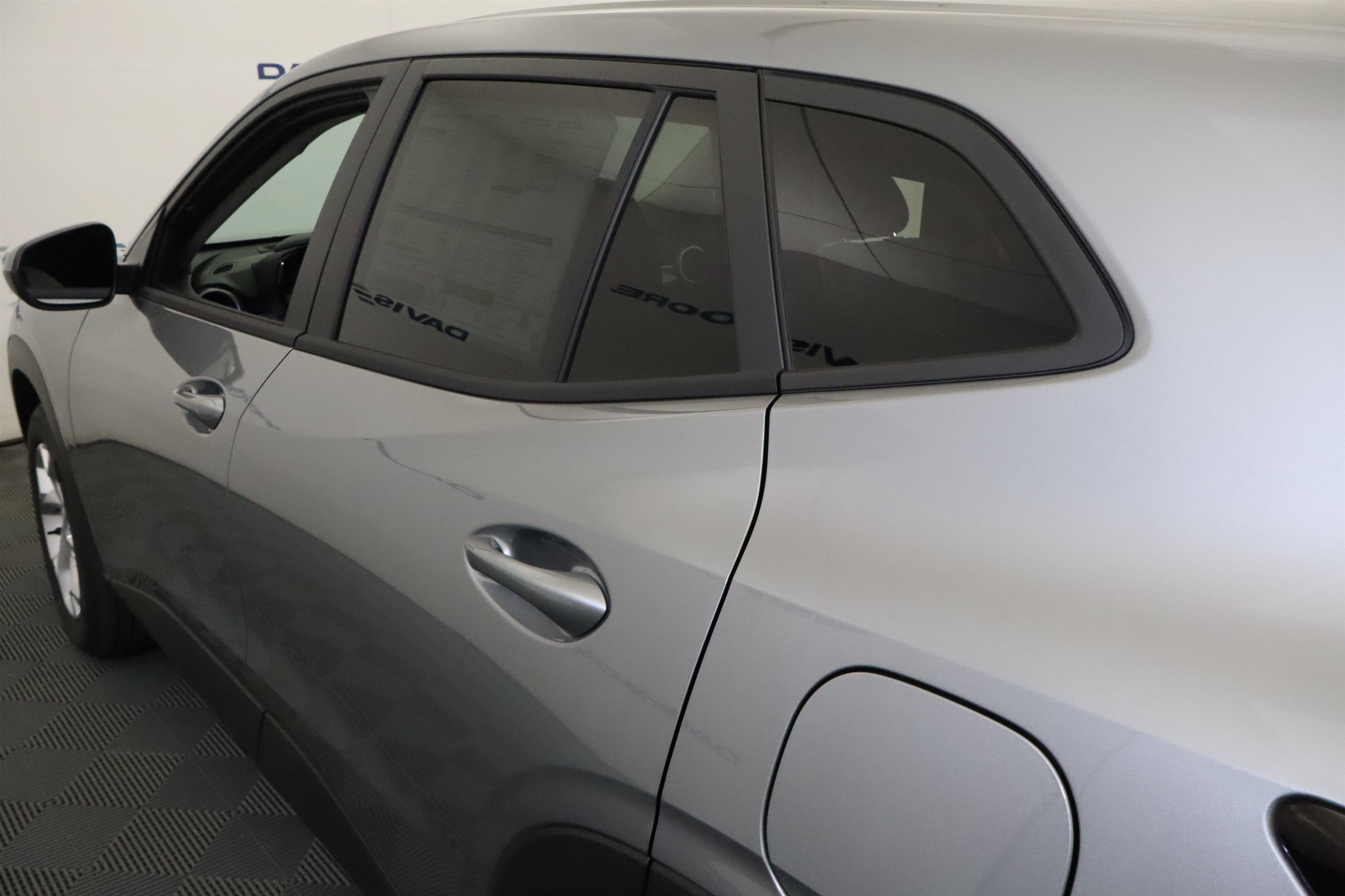 New 2026 Chevrolet Trax LS w/ LS Convenience Package FWD image 11