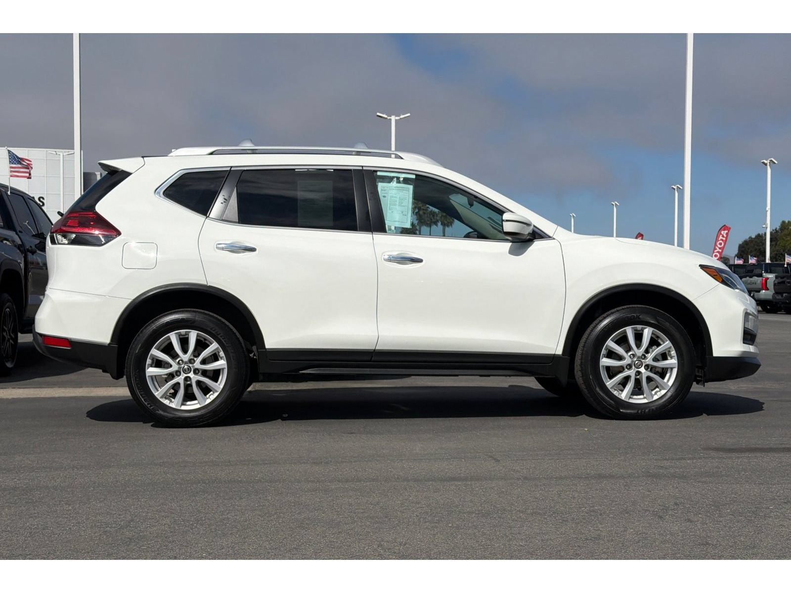 Used 2020 Nissan Rogue S w/ Special Edition Package AWD/4WD image 3