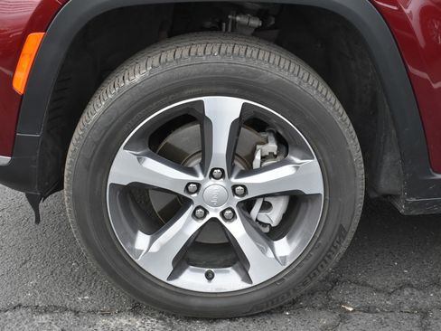 Used 2025 Jeep Grand Cherokee L Limited w/ Trailer Tow Package image 9