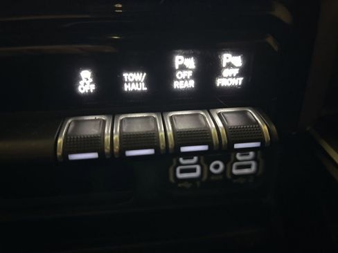 Used 2021 RAM 1500 Big Horn image 22