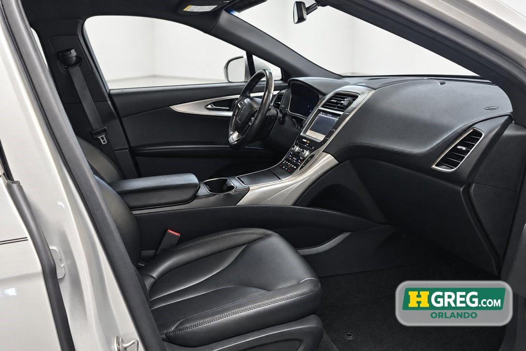 Used 2019 Lincoln Nautilus FWD image 11