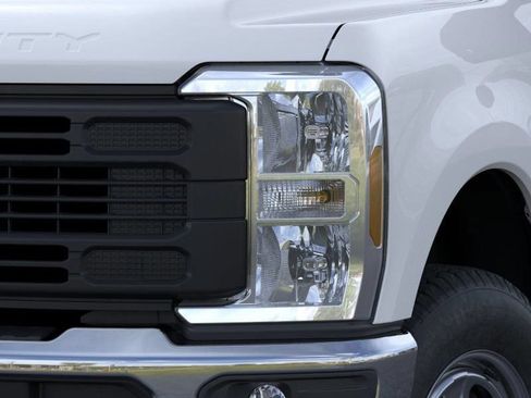 New 2025 Ford F350 XL w/ XL Chrome Package AWD/4WD image 12
