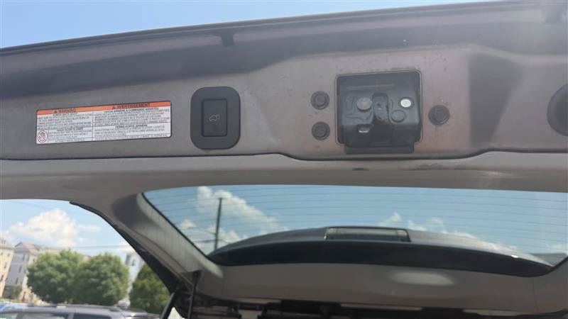 Used 2018 Toyota Sienna XLE w/ XLE Navigation Package FWD image 12