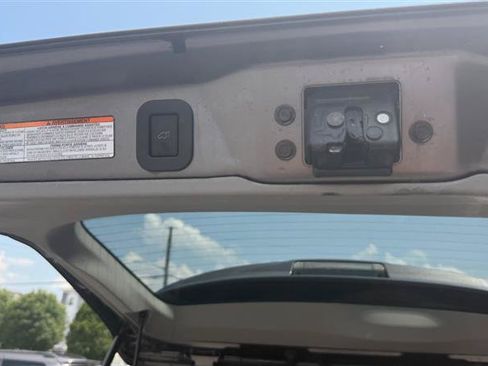 Used 2018 Toyota Sienna XLE w/ XLE Navigation Package FWD image 12