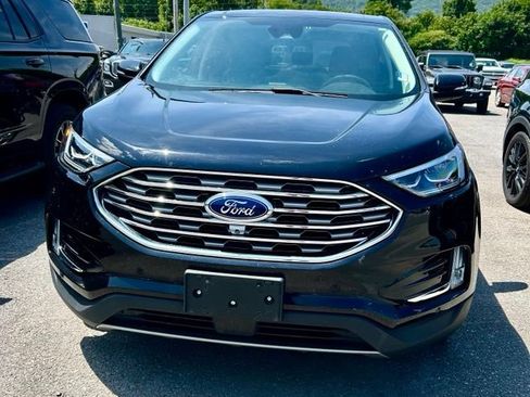 Used 2021 Ford Edge Titanium w/ Equipment Group 301A FWD image 4