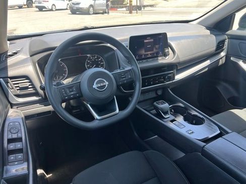 Used 2024 Nissan Rogue S FWD image 10