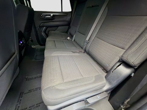 Used 2025 Chevrolet Tahoe LS RWD image 13