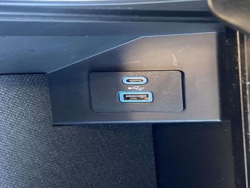 Used 2023 Ford F150 Lariat image 33