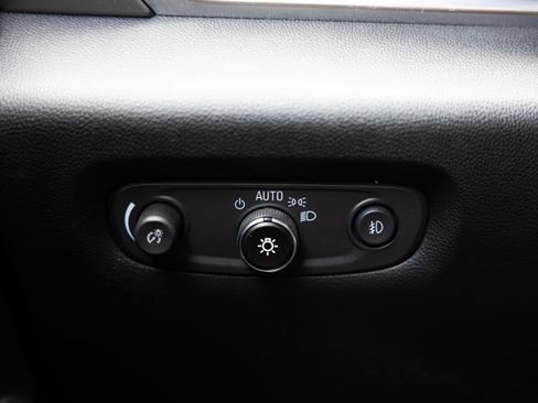 Used 2020 Chevrolet Traverse LT FWD image 26