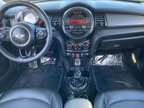 Used 2016 MINI Cooper 4-Door Hardtop image 11