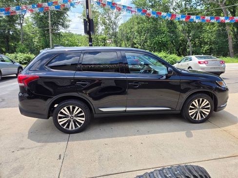 Used 2019 Mitsubishi Outlander SE AWD/4WD image 8