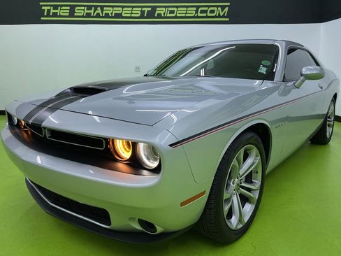 Used 2022 Dodge Challenger R/T image 5