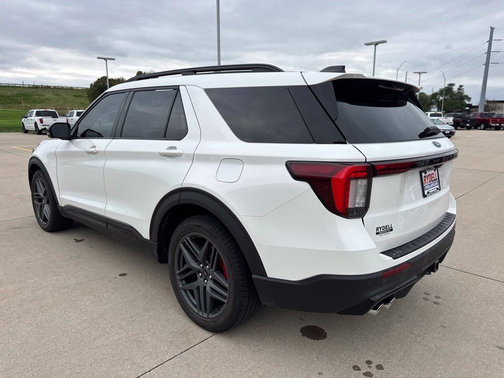 Used 2025 Ford Explorer ST AWD/4WD image 26