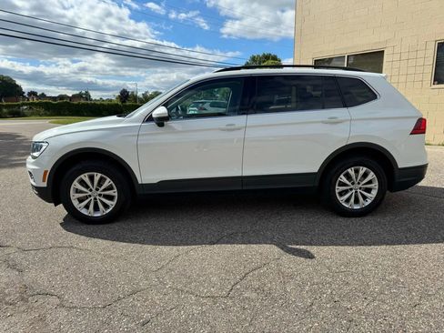 Used 2019 Volkswagen Tiguan SE w/ Panoramic Sunroof Package image 5
