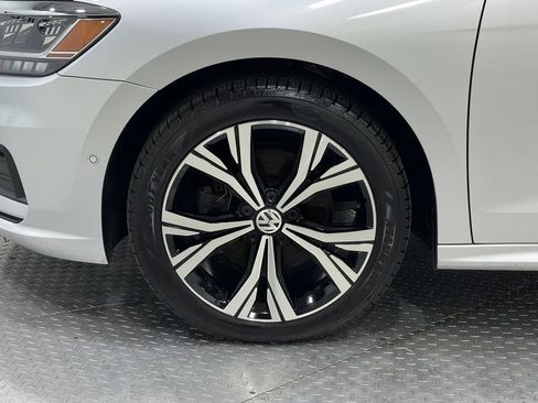 Used 2020 Volkswagen Passat 2.0T SEL image 35