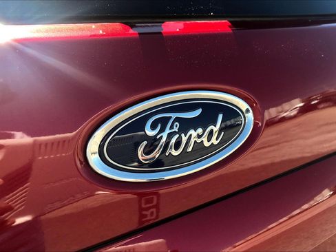 Used 2018 Ford EcoSport SE w/ SE Convenience Package image 30