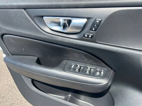 Used 2023 Volvo S60 B5 Plus AWD/4WD image 27