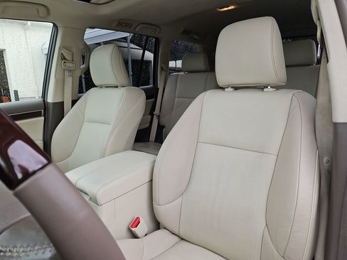 Used 2019 Lexus GX 460 Premium w/ Premium Package image 26