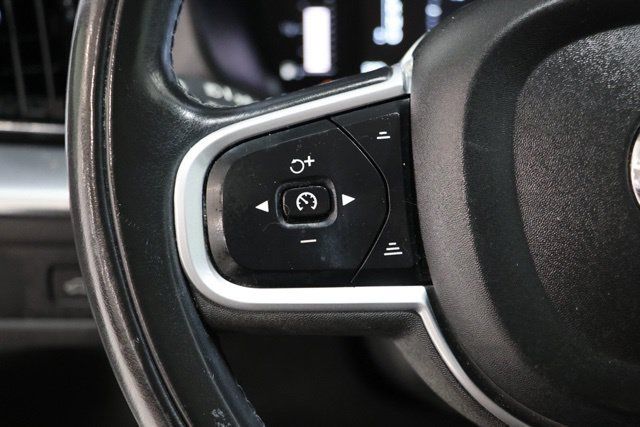 Used 2018 Volvo XC60 T5 Momentum w/ Vision Package AWD/4WD image 19