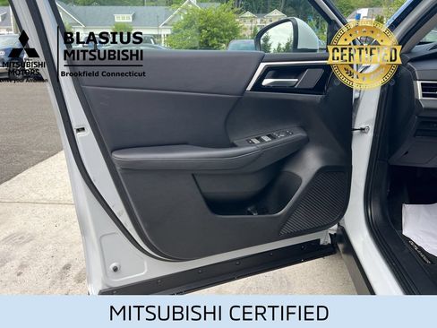 Used 2024 Mitsubishi Outlander 4WD Plug-In Hybrid image 22