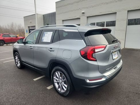 Used 2023 GMC Terrain SLT w/ Infotainment Package II image 4