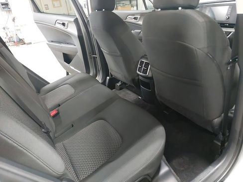 Used 2025 Kia Sportage LX image 11