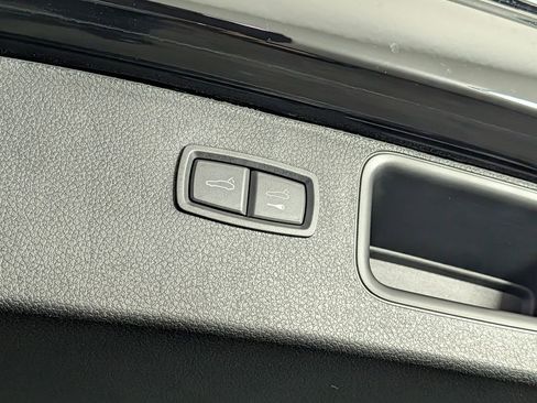 New 2026 Porsche Macan image 19