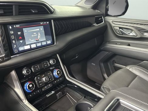 Used 2023 GMC Yukon Denali w/ Denali Reserve Package image 20