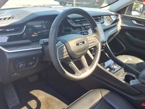 Used 2024 Jeep Grand Cherokee Limited 4xe image 18