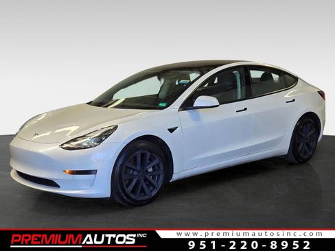 Used 2022 Tesla Model 3 RWD image 1