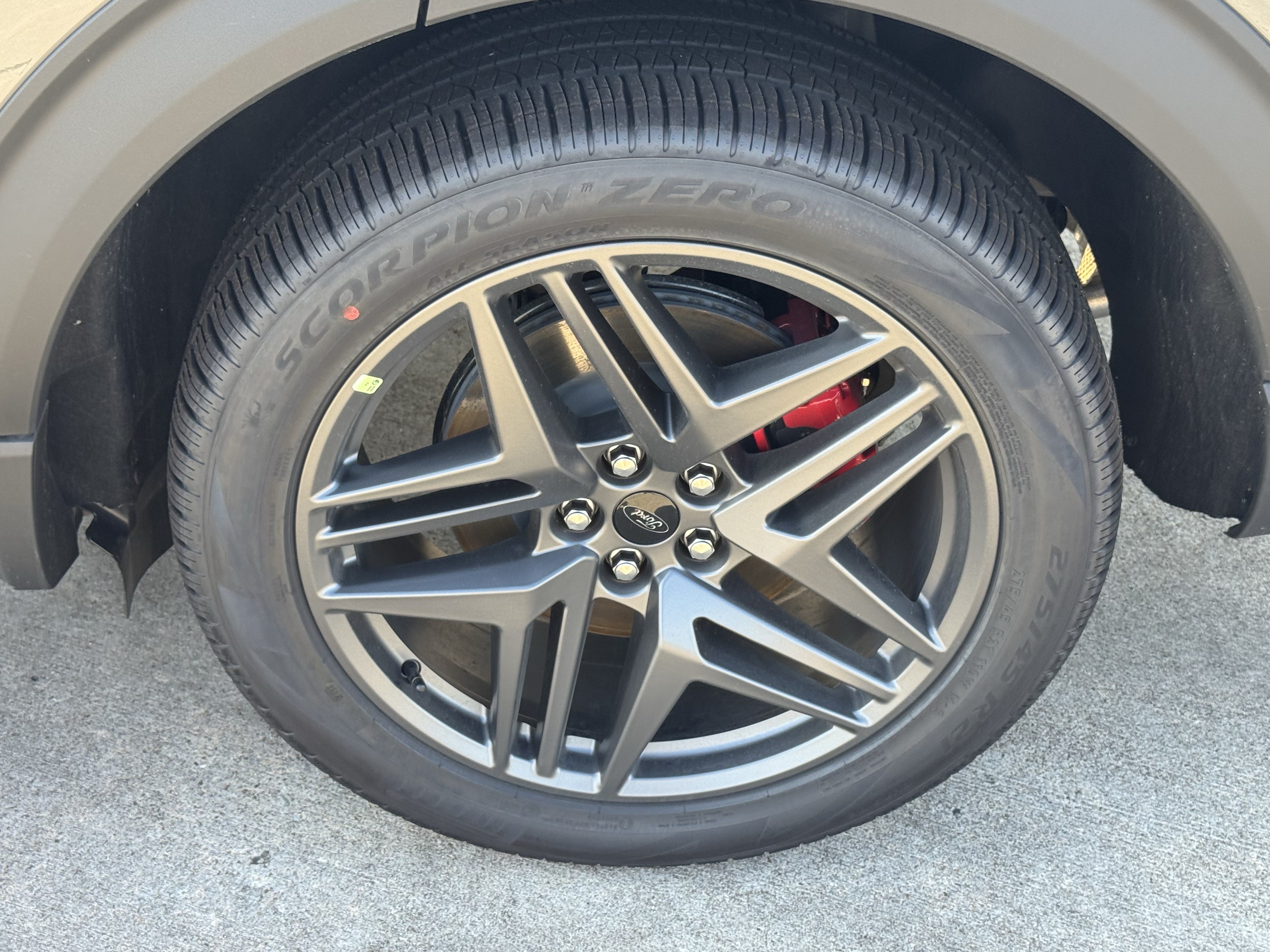 New 2026 Ford Explorer ST-Line w/ ST-Line Street Pack RWD image 9