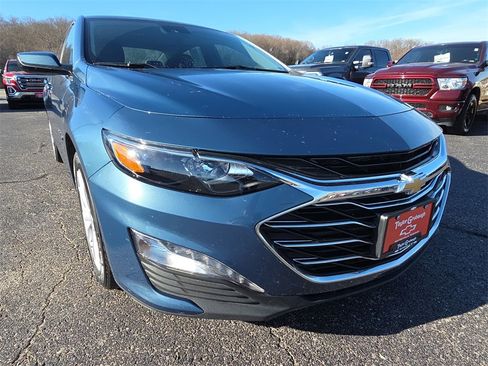 Used 2025 Chevrolet Malibu LT image 11