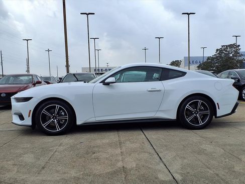 Used 2025 Ford Mustang Coupe image 8