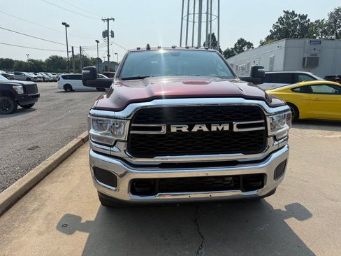 Used 2024 RAM 2500 Tradesman w/ Chrome Appearance Group AWD/4WD image 15