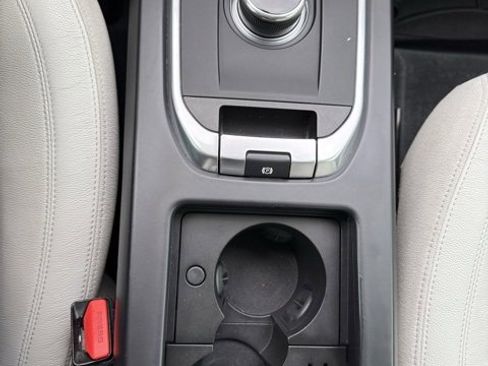 Used 2017 Land Rover Discovery Sport HSE image 25