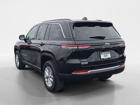 Used 2024 Jeep Grand Cherokee Laredo X w/ Luxury Tech Group I image 3