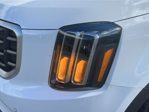 Used 2024 Kia Telluride SX Prestige w/ Towing Package image 7