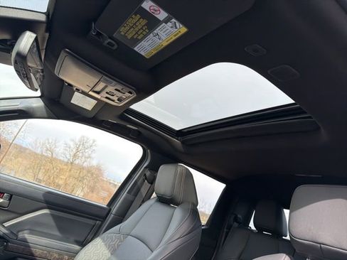 Used 2025 Toyota Tacoma TRD Off-Road image 14